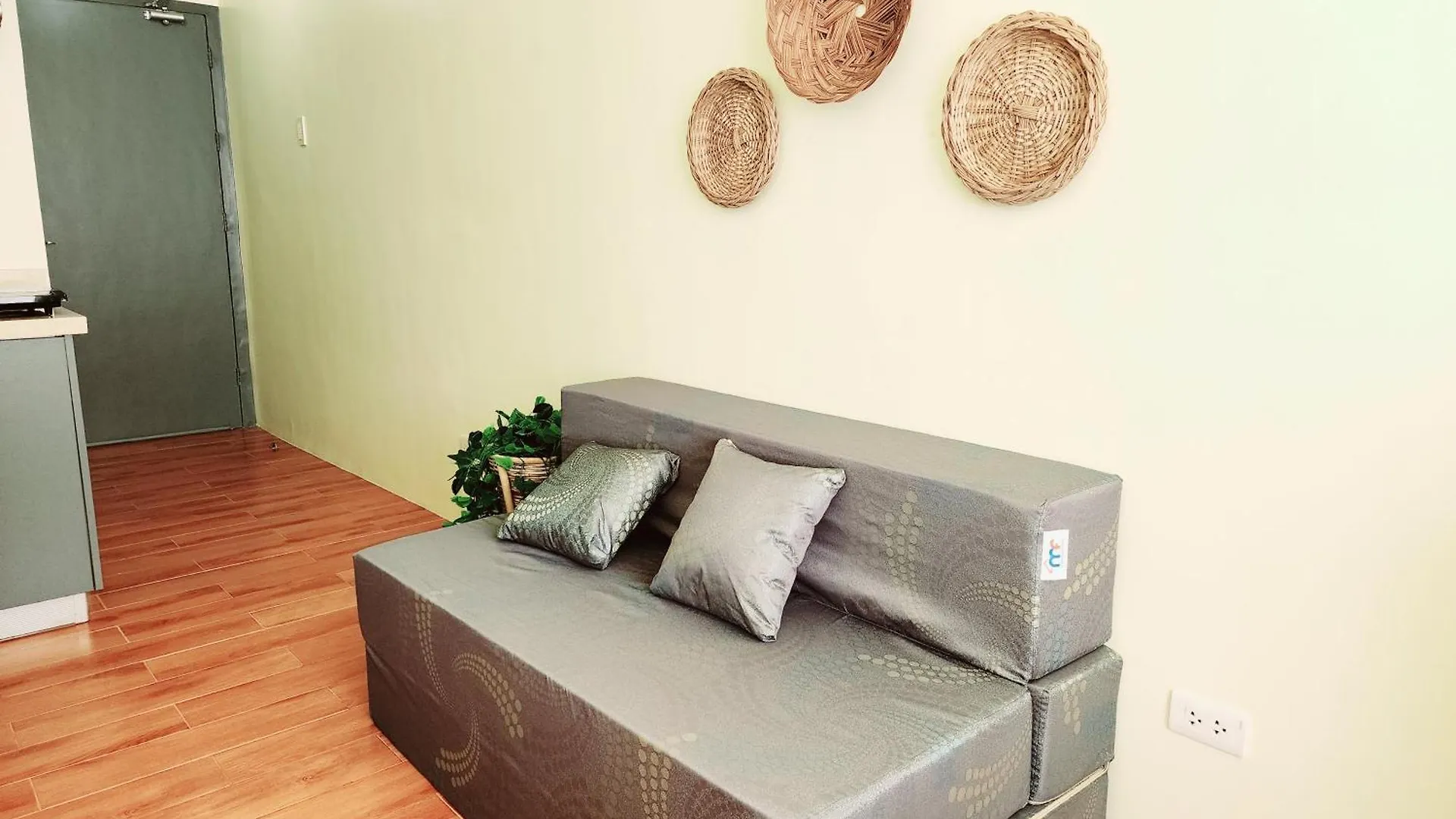 Davao Studio With Pool Near Airport Filipinas